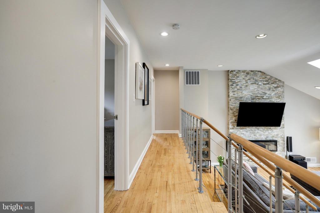 4522 TRAYMORE STREET