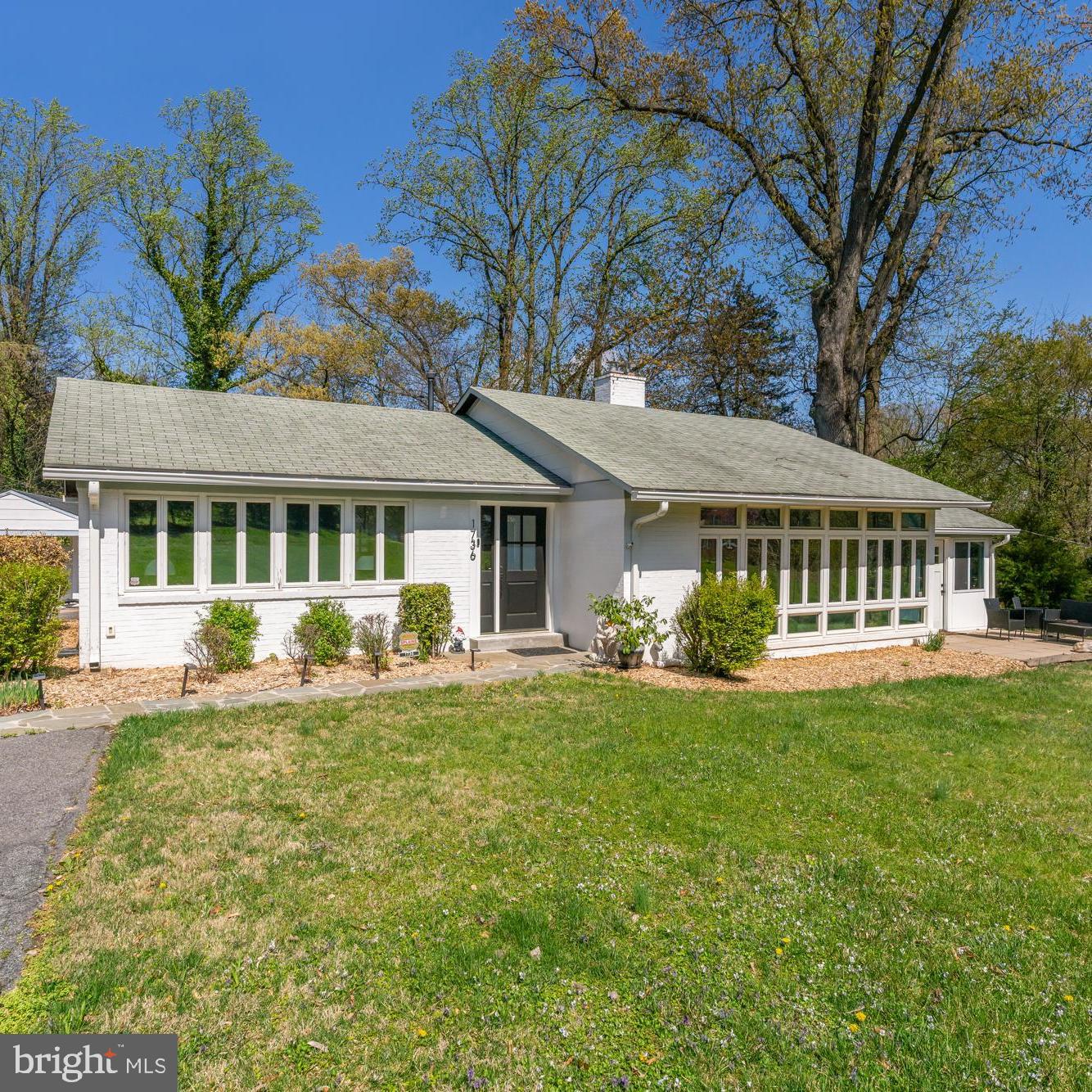 1736 OVERLOOK DRIVE