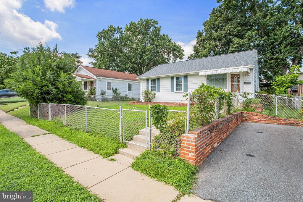 634 LINCOLN STREET