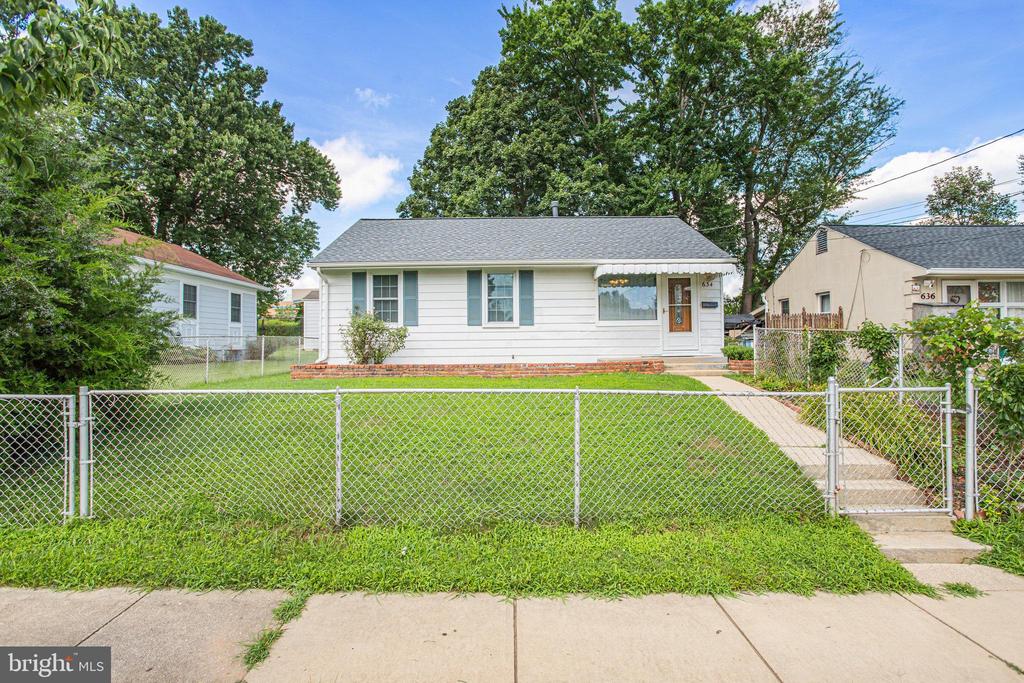 634 LINCOLN STREET