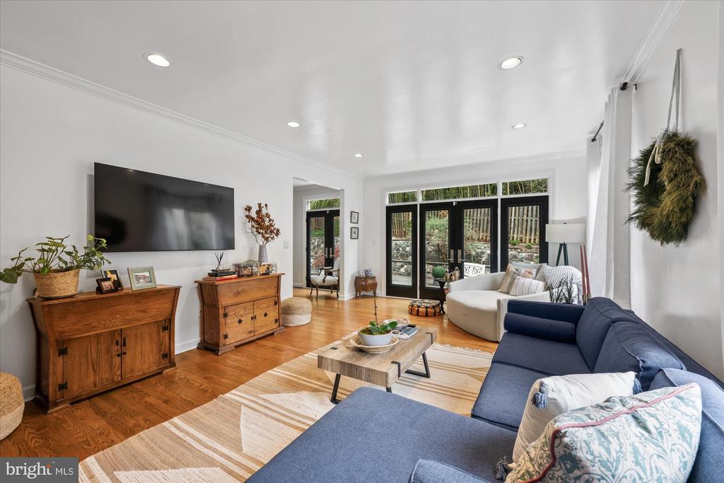 6700 LANDON LANE
