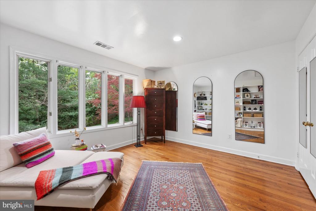 6700 LANDON LANE