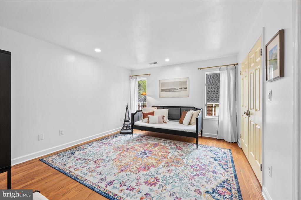 6700 LANDON LANE