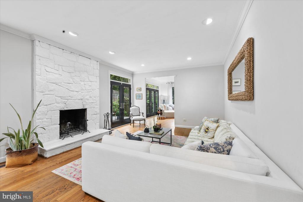 6700 LANDON LANE