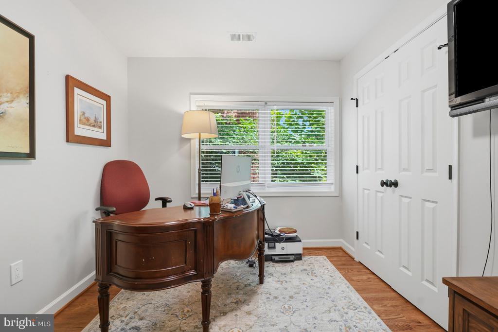 2618 COLSTON DRIVE