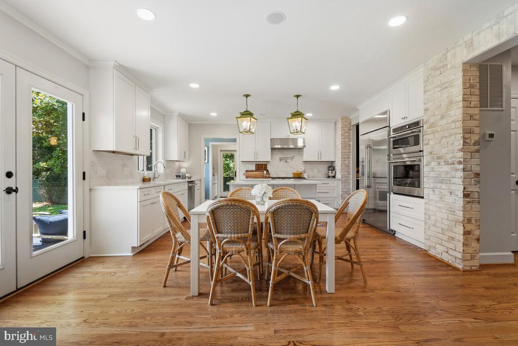 2618 COLSTON DRIVE