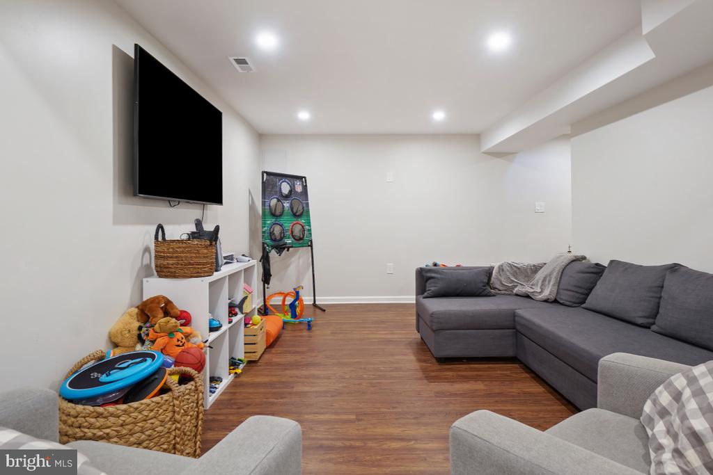 2618 COLSTON DRIVE