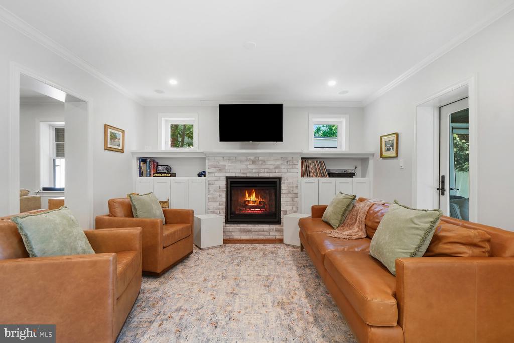 2618 COLSTON DRIVE
