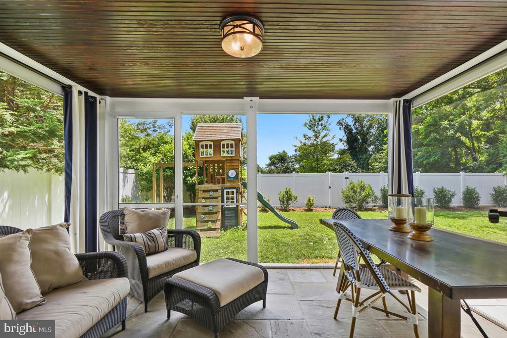 2618 COLSTON DRIVE