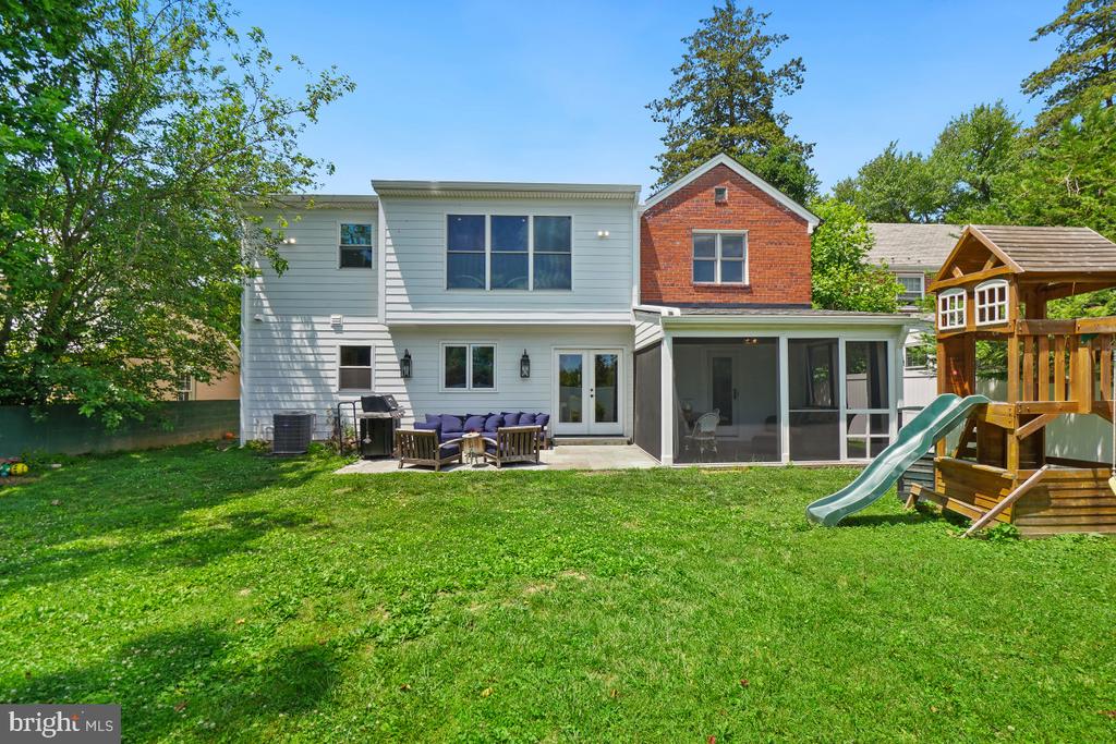 2618 COLSTON DRIVE
