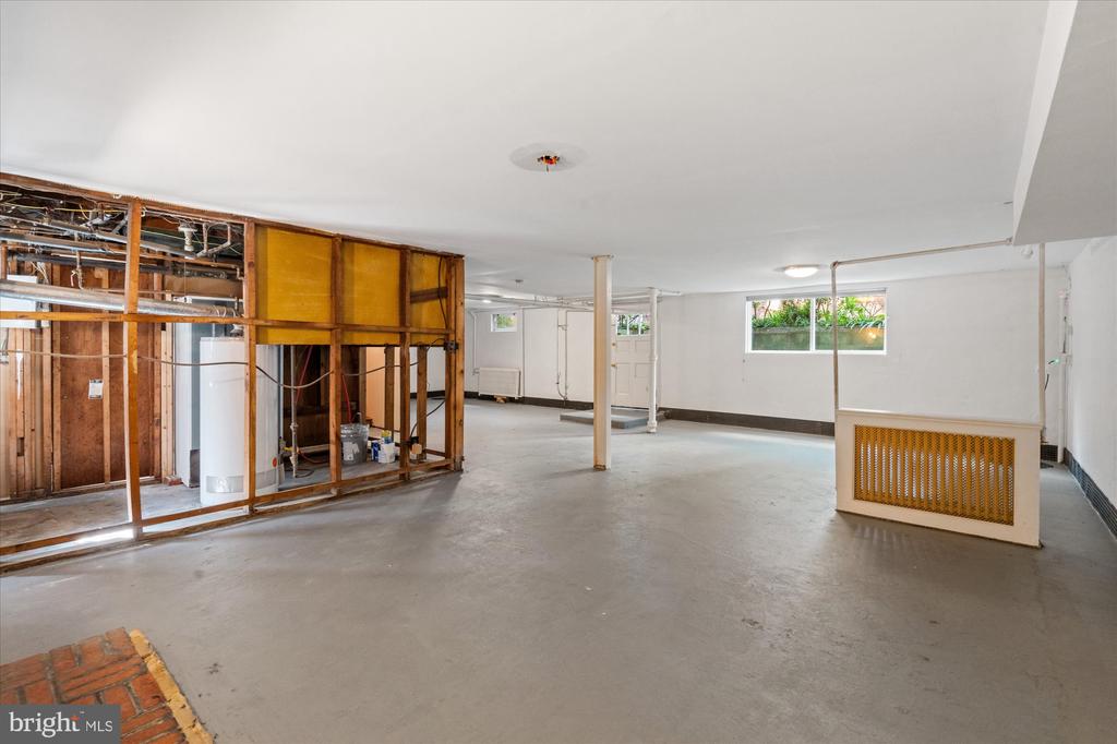 823 BONIFANT STREET