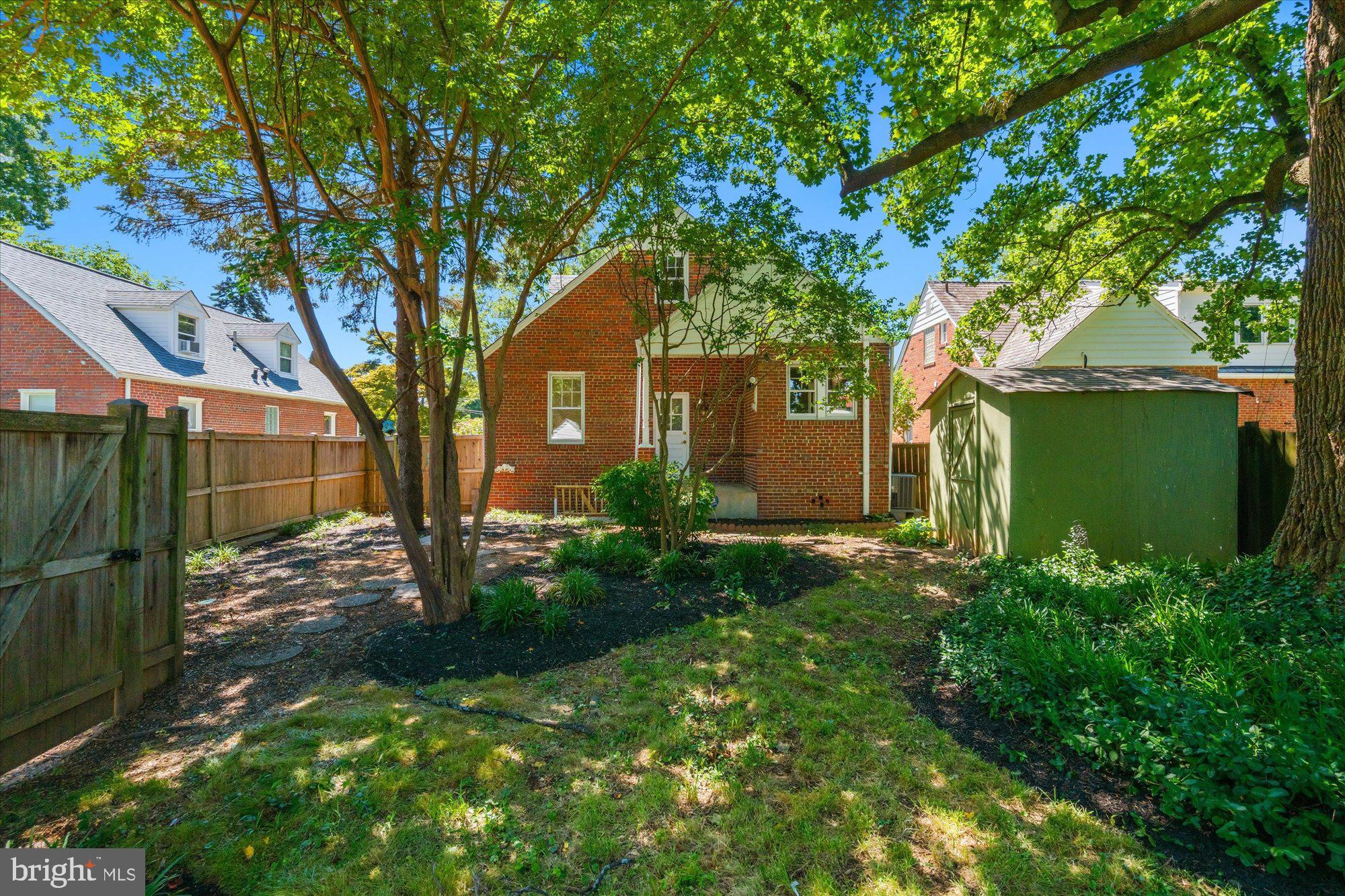 823 BONIFANT STREET