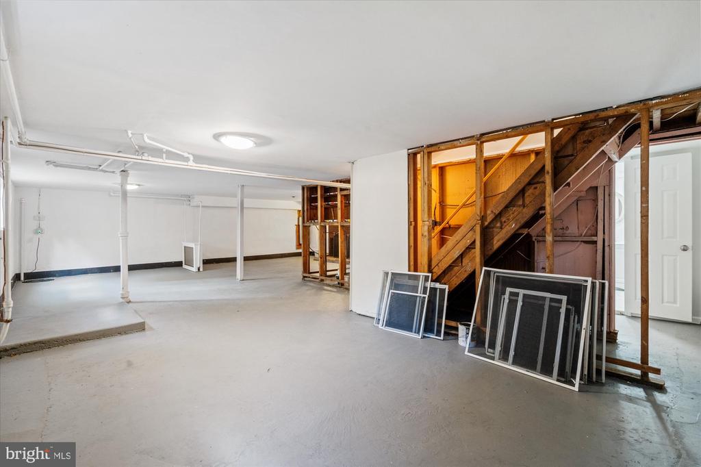 823 BONIFANT STREET