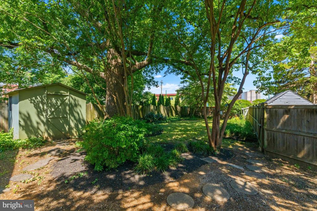 823 BONIFANT STREET