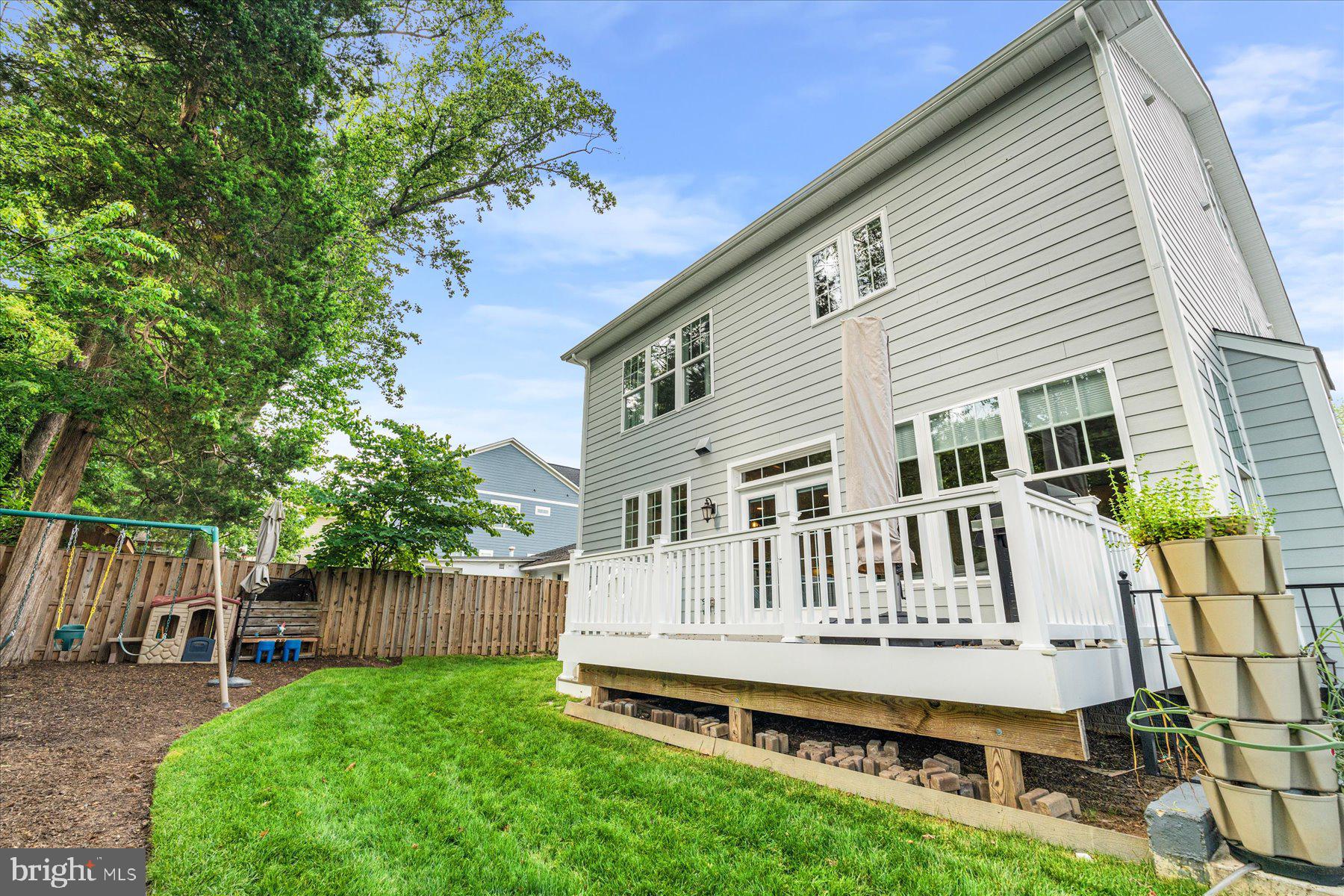 2304 N KENSINGTON STREET