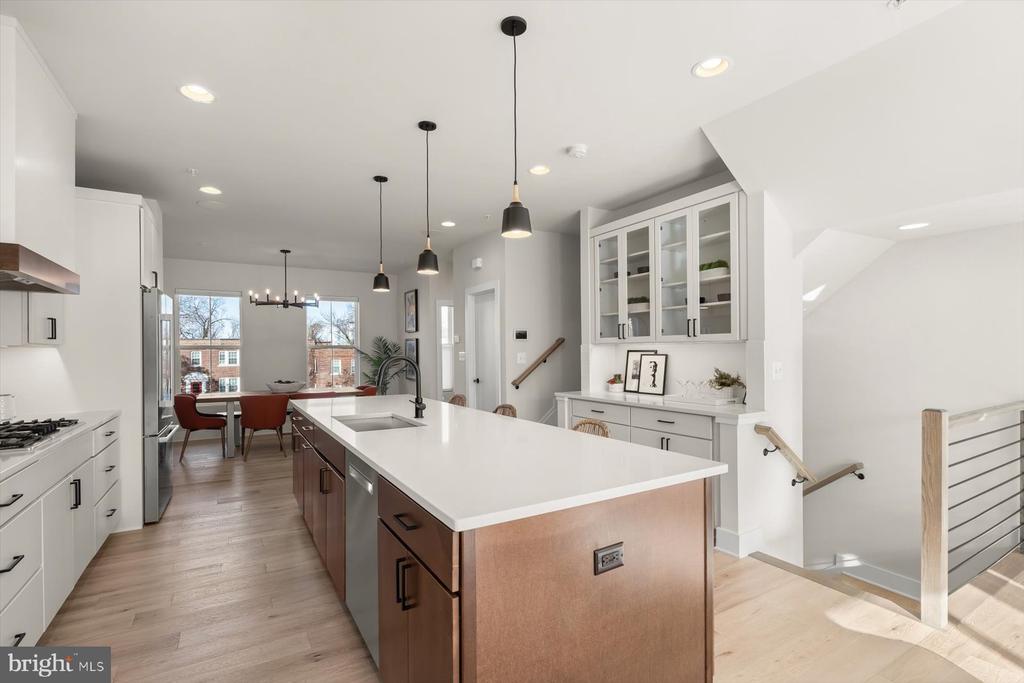 2114 18TH STREET NORTH