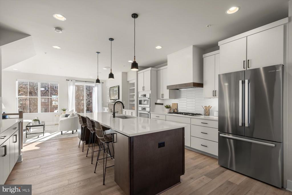 2114 18TH STREET NORTH