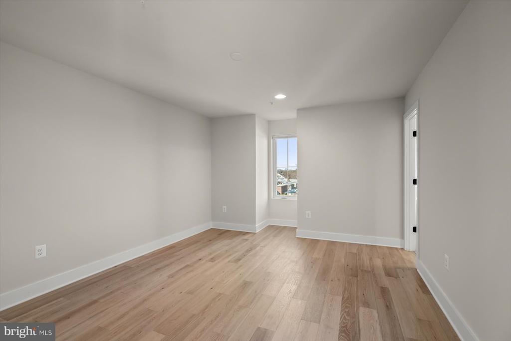 2114 18TH STREET NORTH