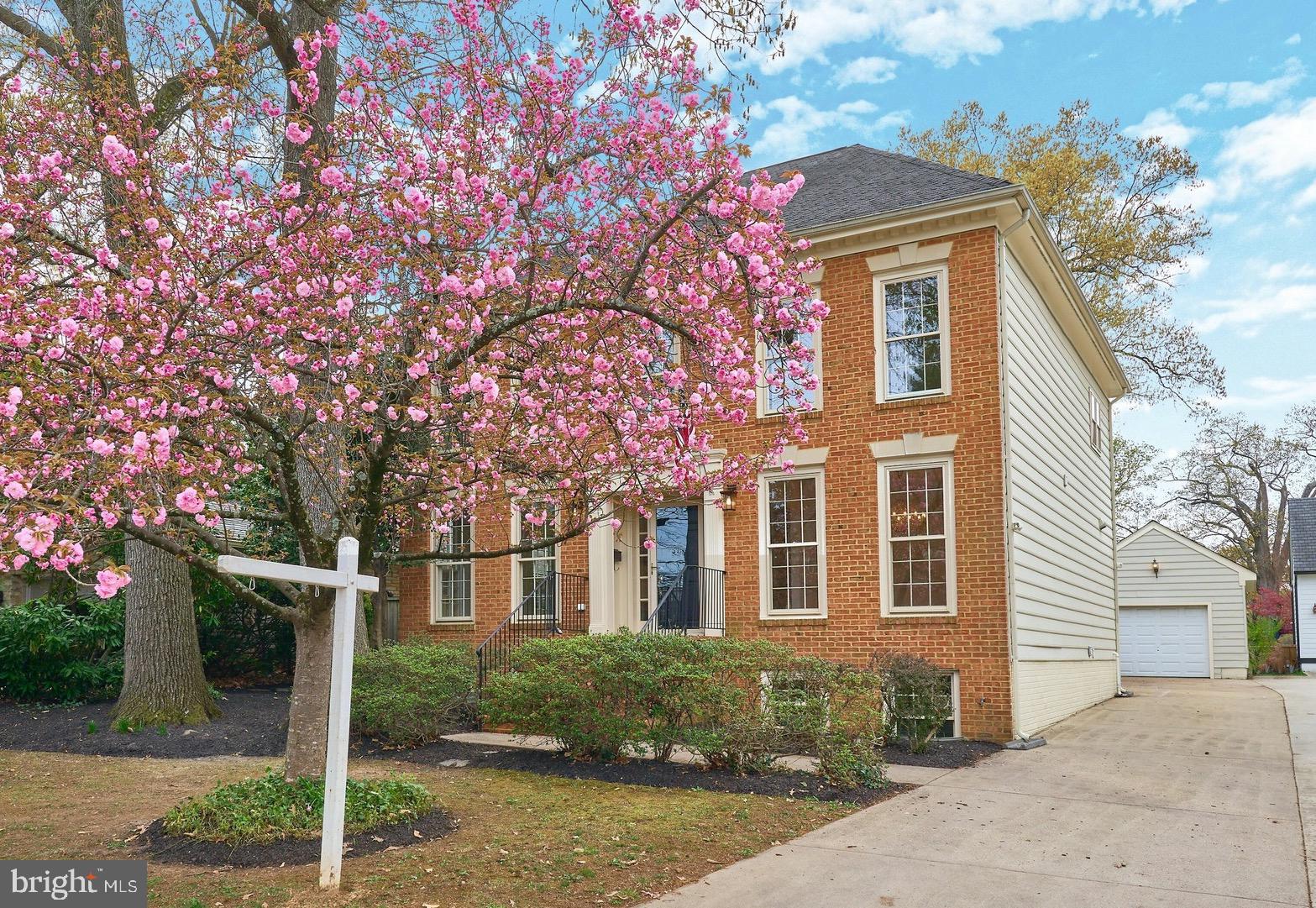 108 N JACKSON STREET