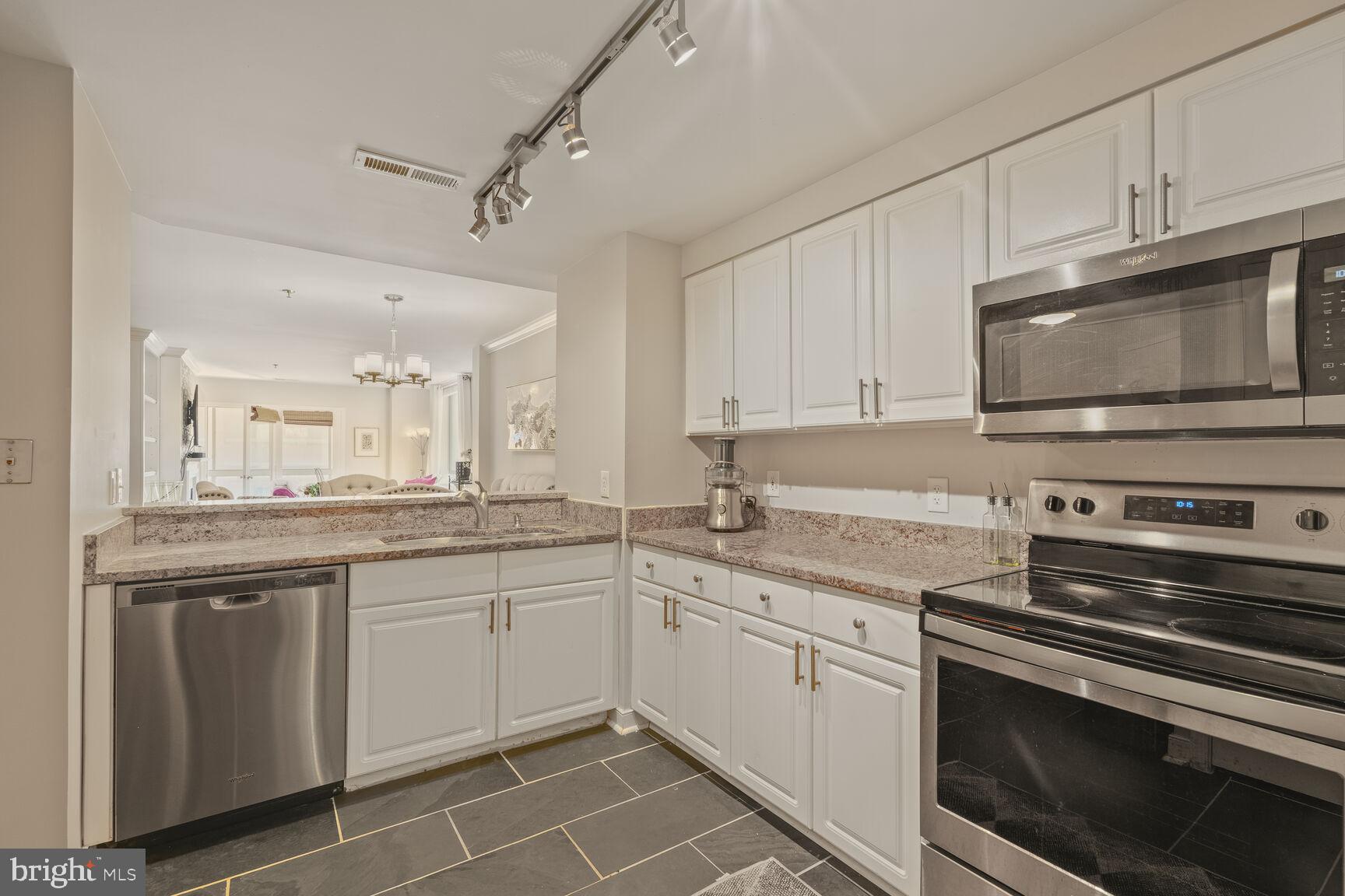 1050 N TAYLOR STREET 1-710