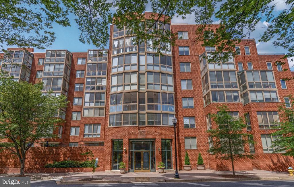 1050 N TAYLOR STREET 1-710