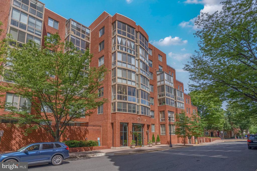 1050 N TAYLOR STREET 1-710
