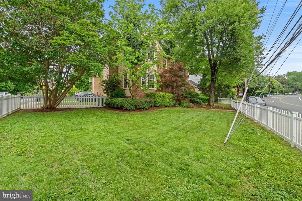 2232 MILITARY ROAD