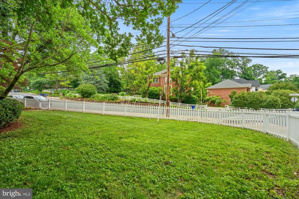 2232 MILITARY ROAD