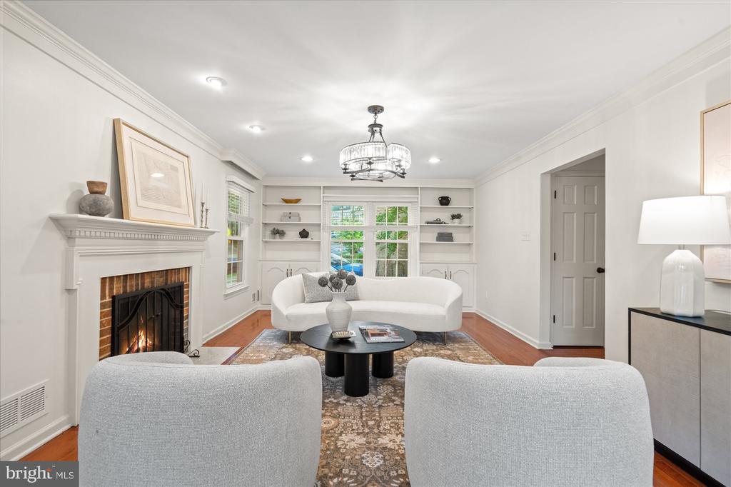 2232 MILITARY ROAD
