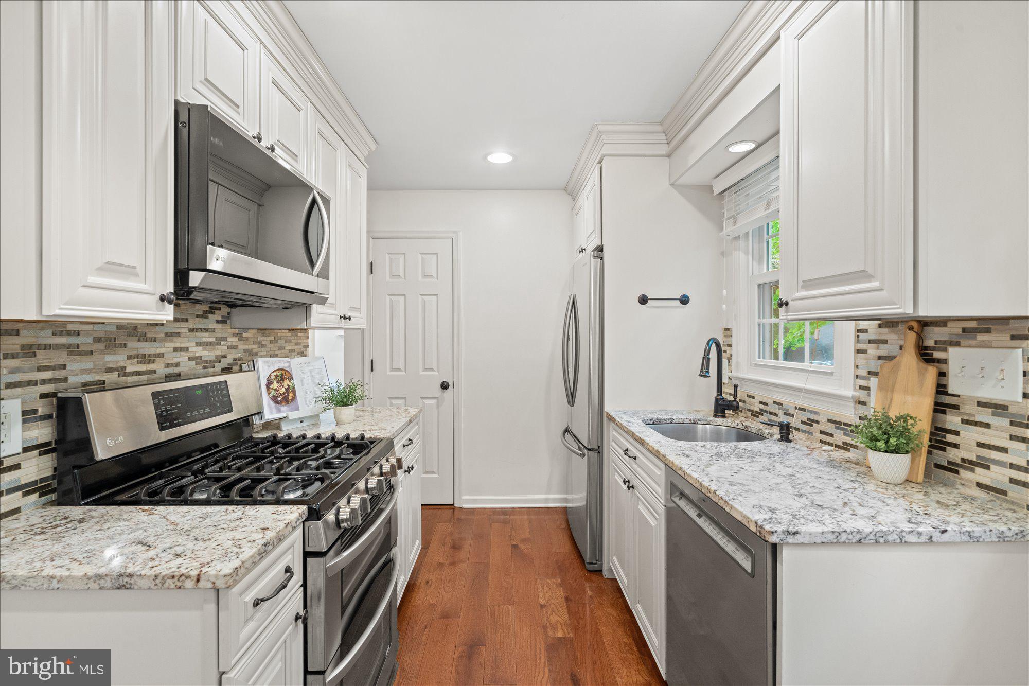 2232 MILITARY ROAD