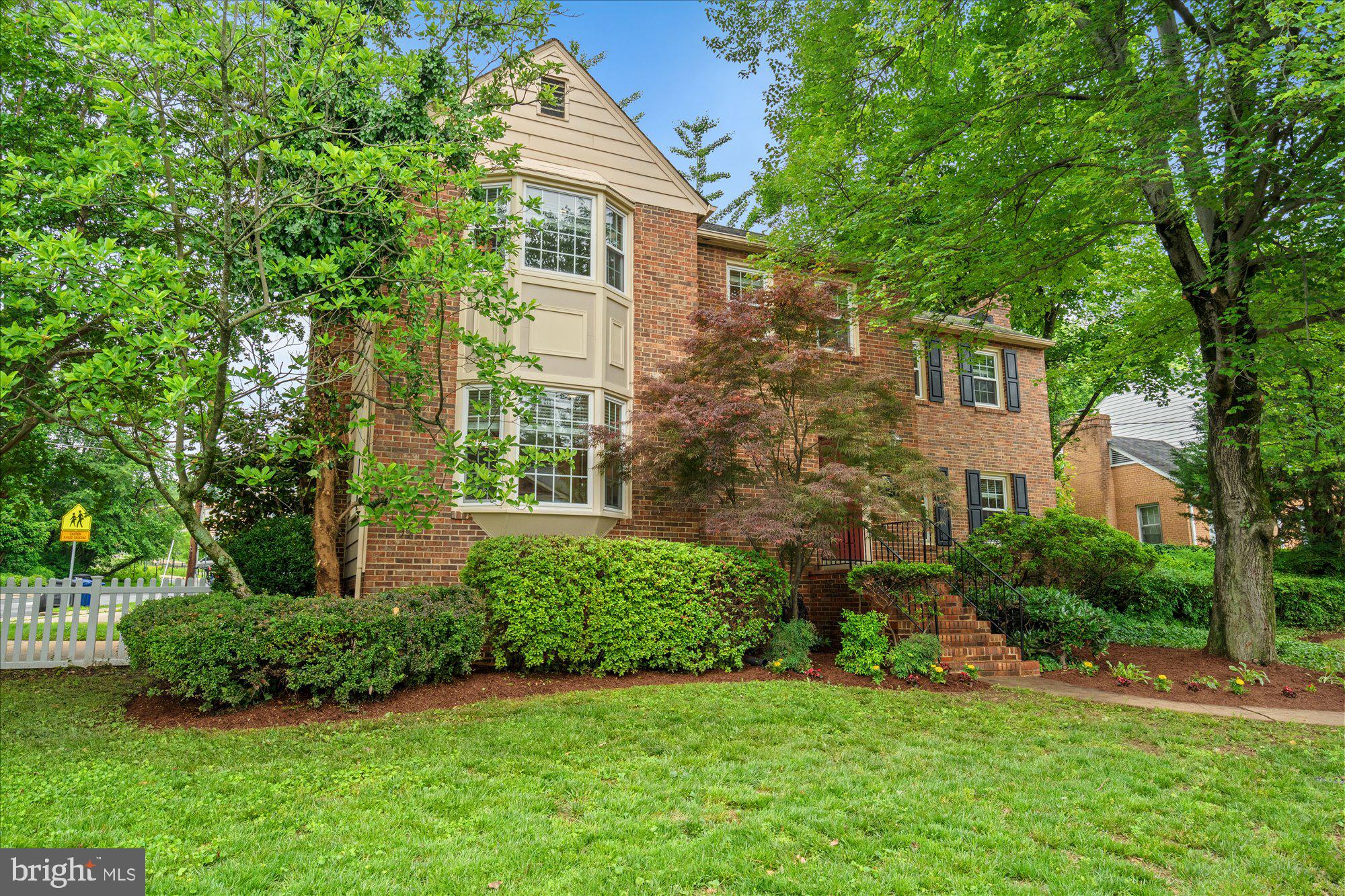 2232 MILITARY ROAD