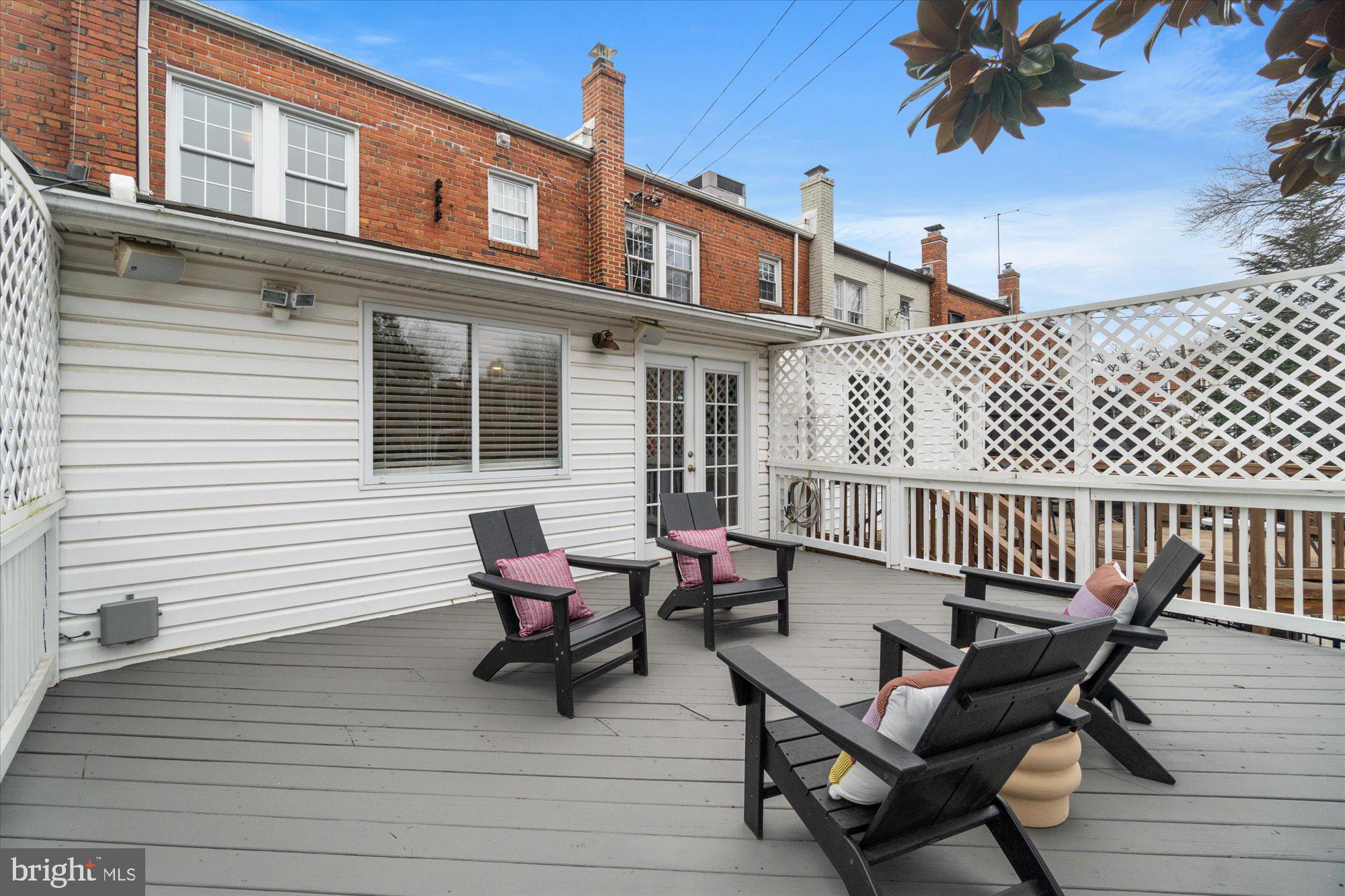 14 E LINDEN STREET