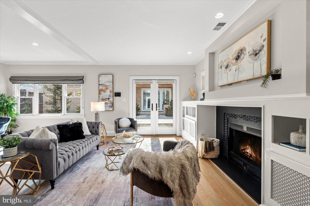 9 E DEL RAY AVENUE