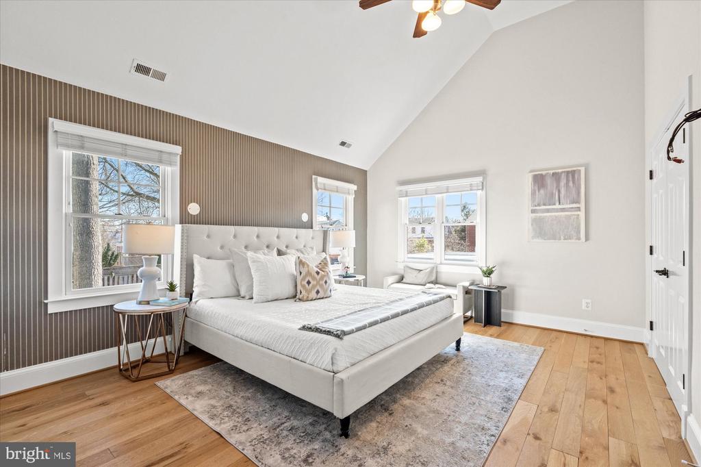 9 E DEL RAY AVENUE