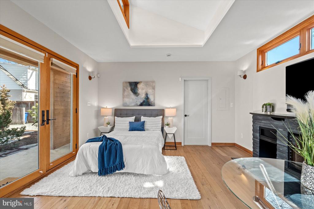 9 E DEL RAY AVENUE