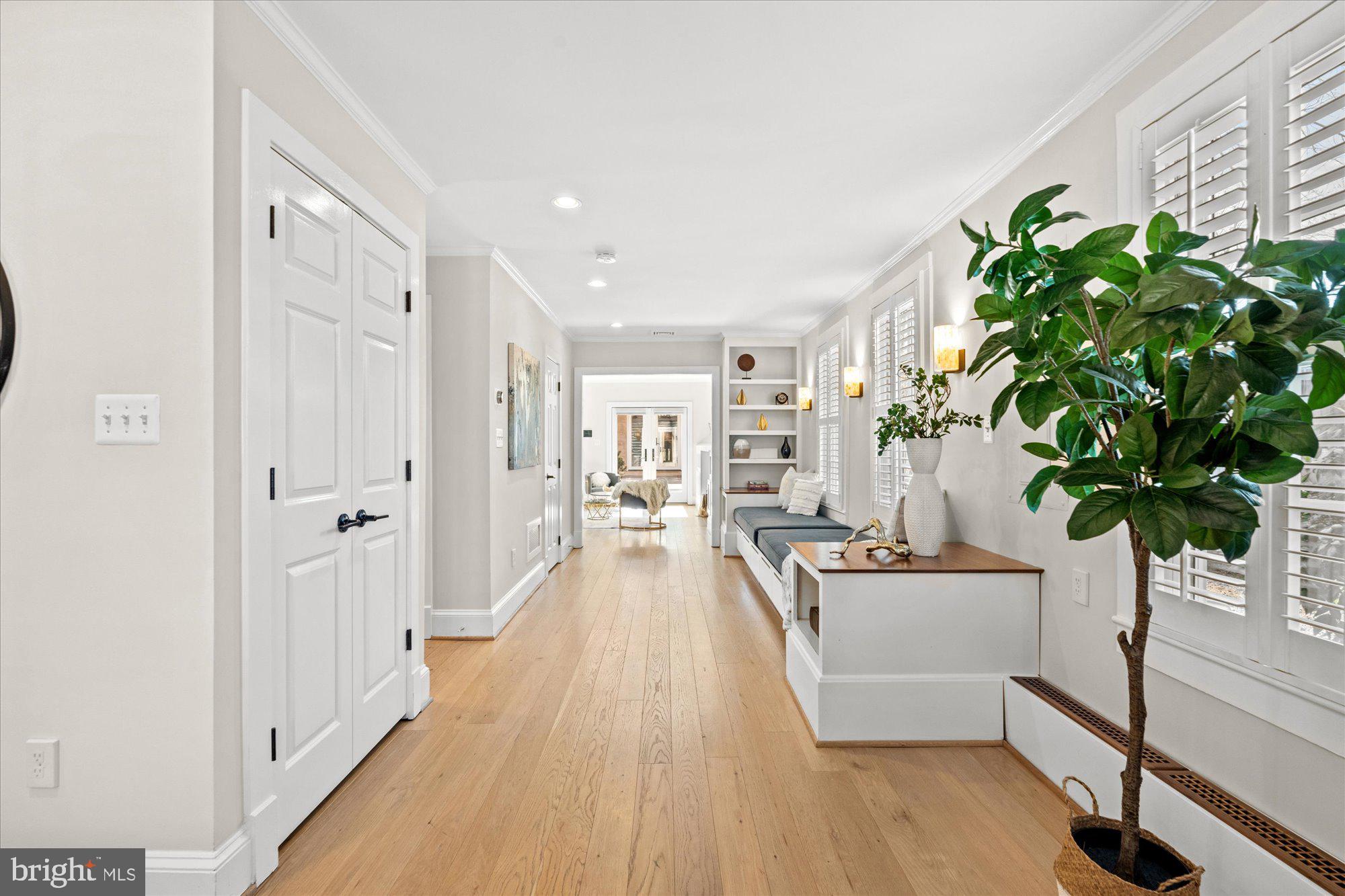 9 E DEL RAY AVENUE
