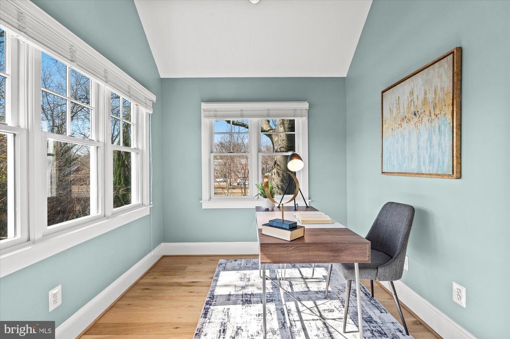 9 E DEL RAY AVENUE