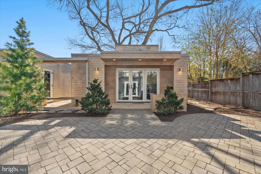 9 E DEL RAY AVENUE