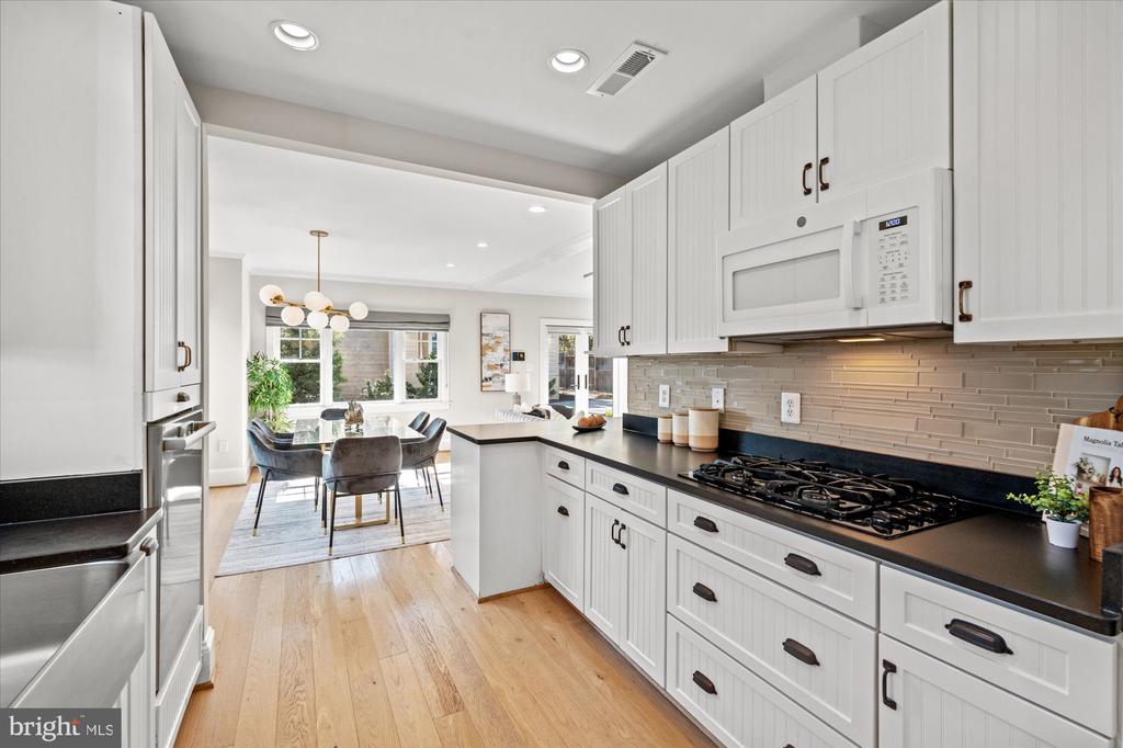 9 E DEL RAY AVENUE