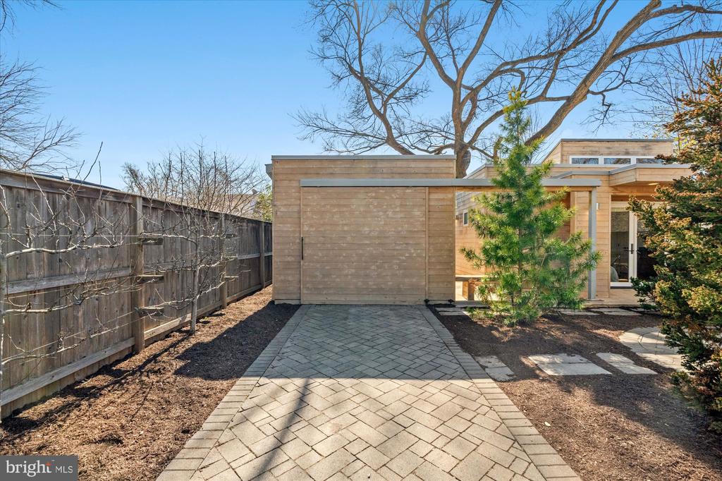 9 E DEL RAY AVENUE