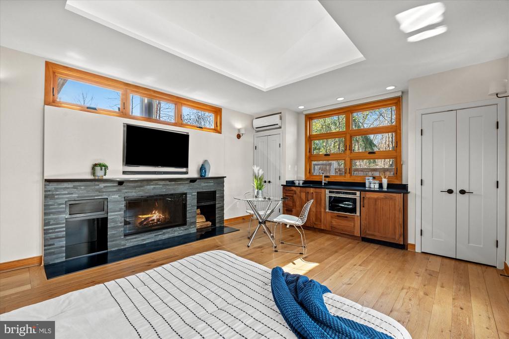 9 E DEL RAY AVENUE