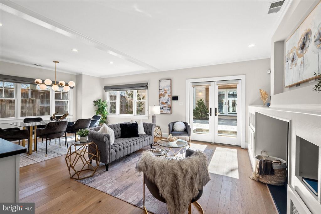 9 E DEL RAY AVENUE