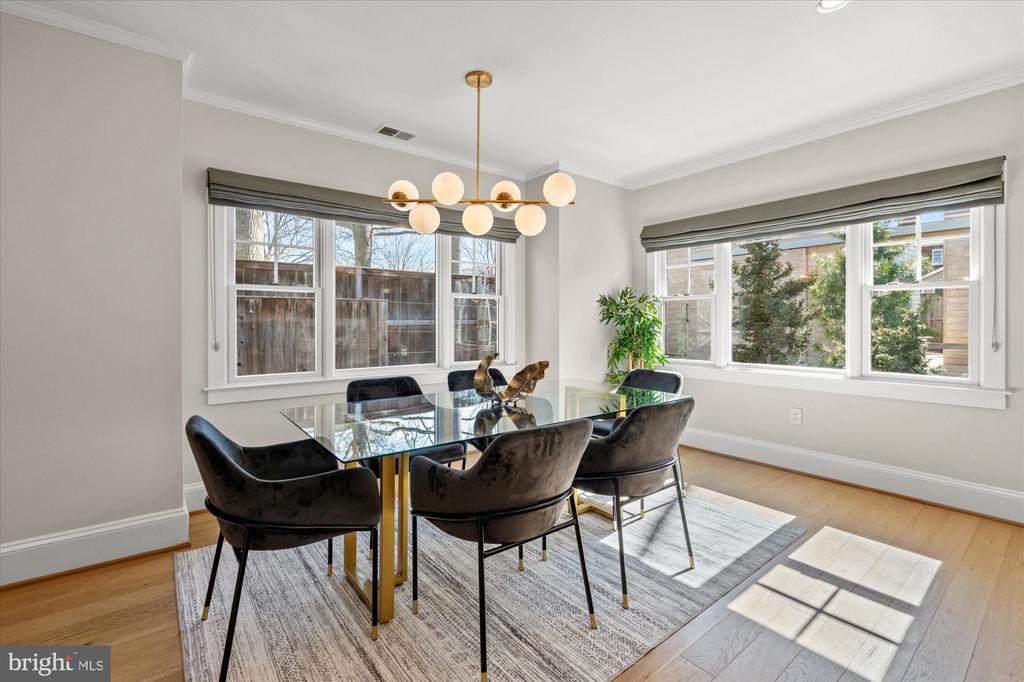 9 E DEL RAY AVENUE