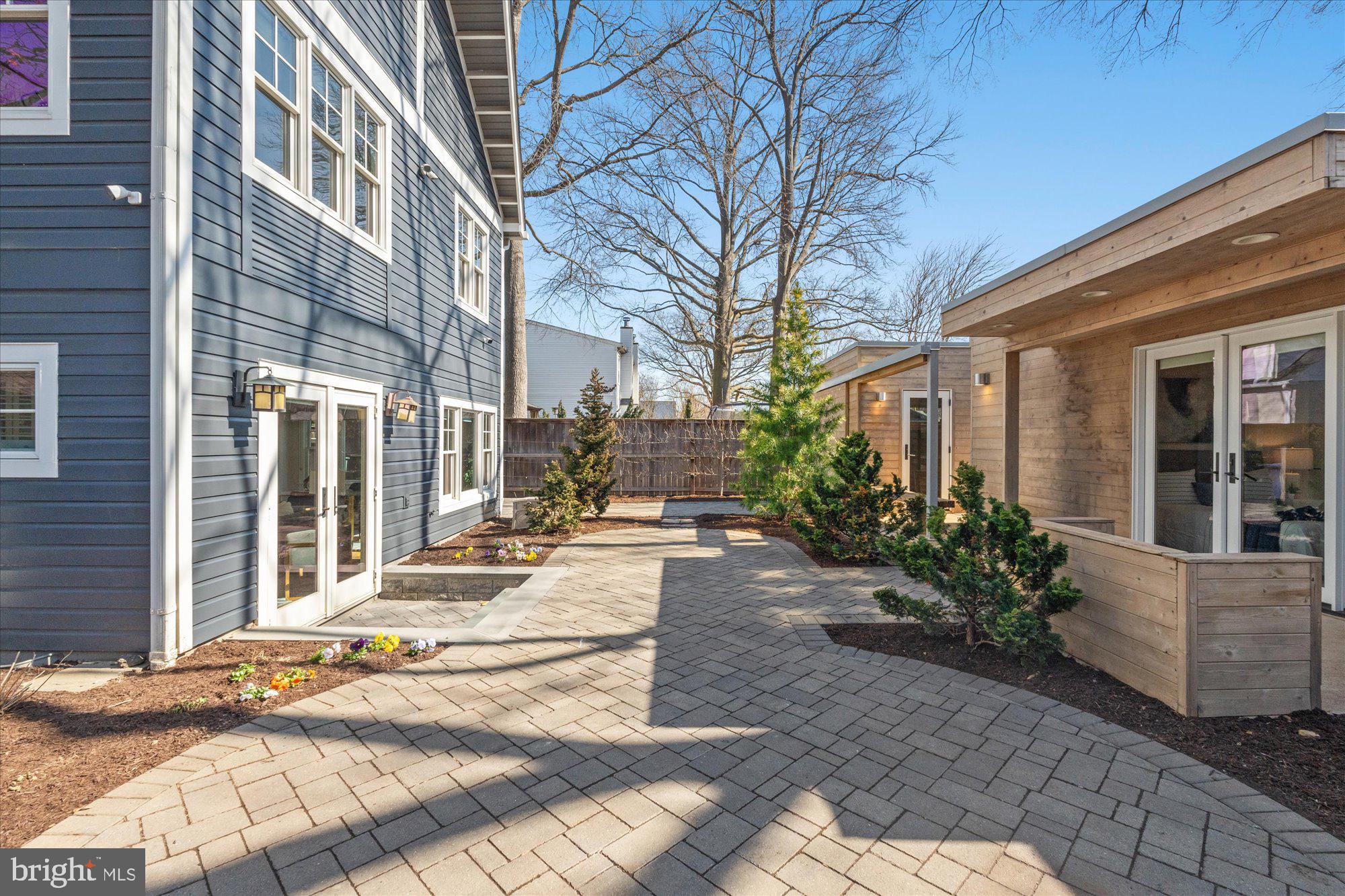 9 E DEL RAY AVENUE