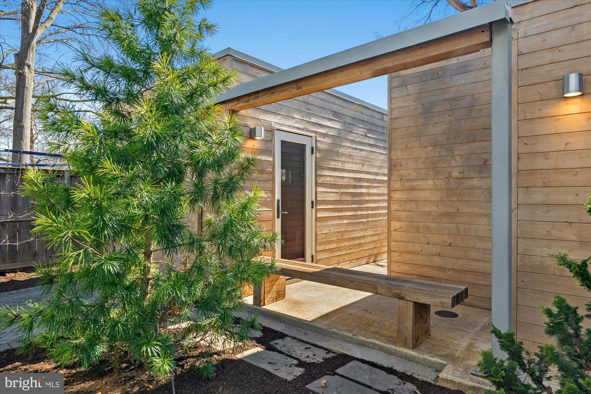 9 E DEL RAY AVENUE