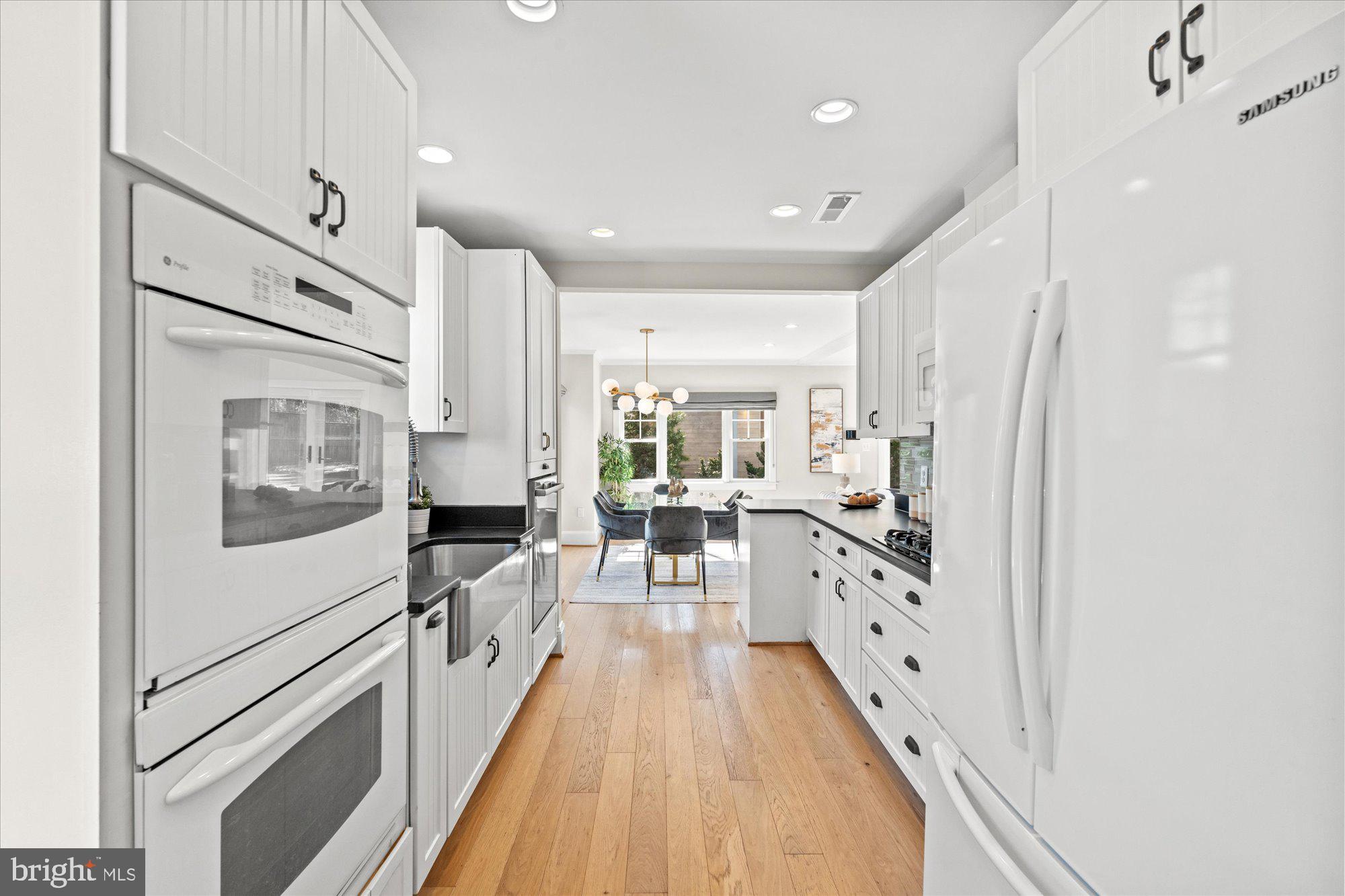 9 E DEL RAY AVENUE