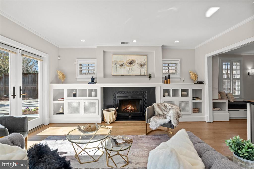 9 E DEL RAY AVENUE