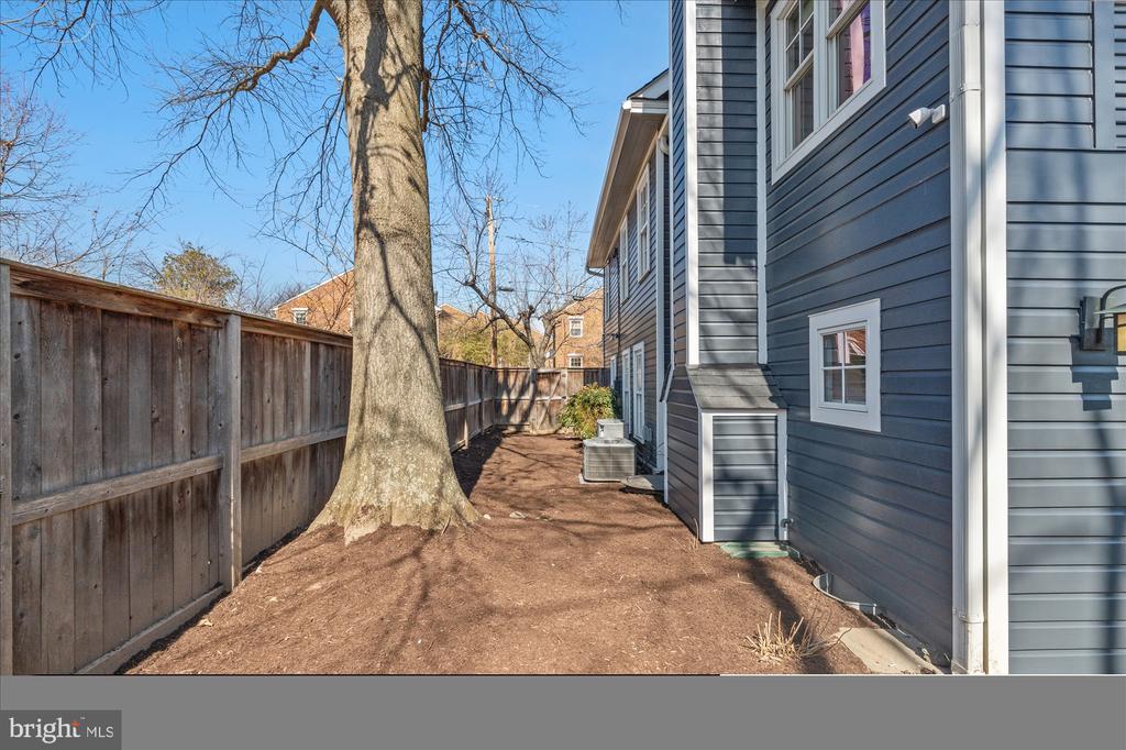 9 E DEL RAY AVENUE