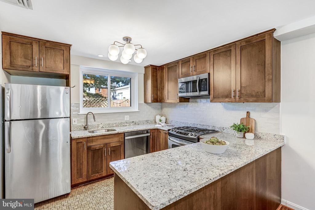 1610 DOGWOOD DRIVE