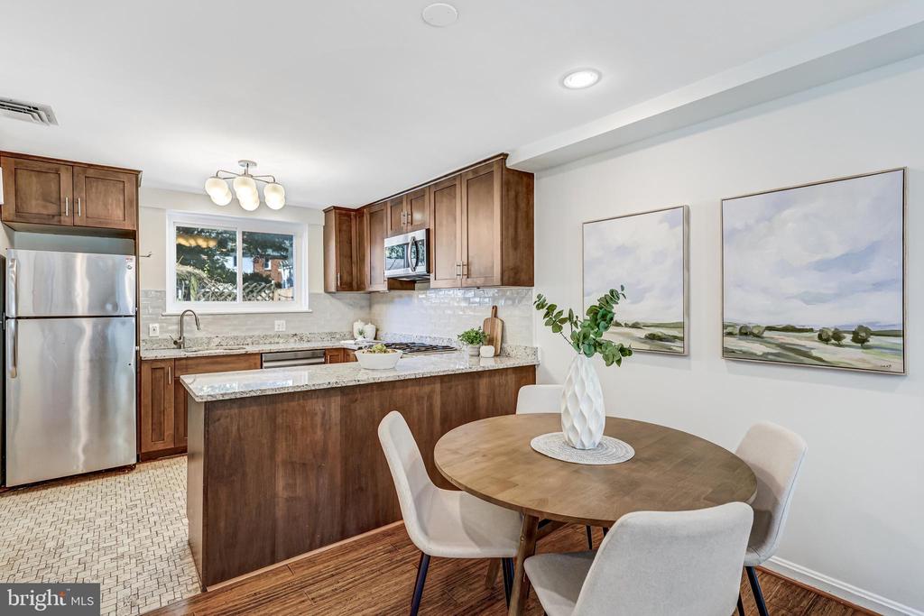 1610 DOGWOOD DRIVE